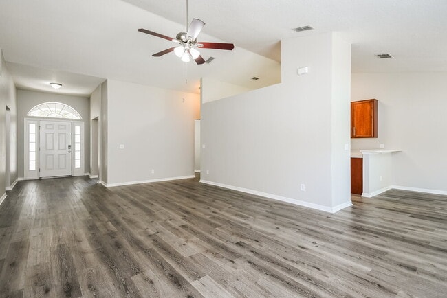 Building Photo - 3606 Doe Run Dr
