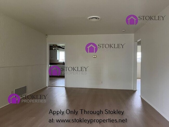 Building Photo - 198 Thomas Way