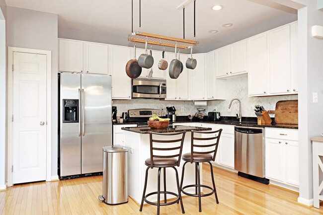 Foto del edificio - Spring Creek Living! Pet-Friendly Townhome
