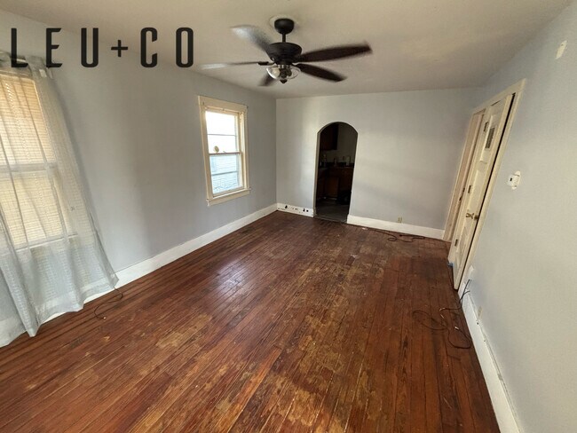 Foto del edificio - 304 E 8th Ave