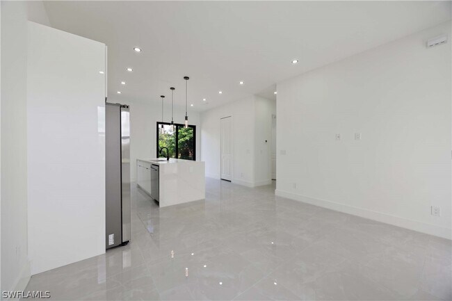 Foto del edificio - 3732 13th St W