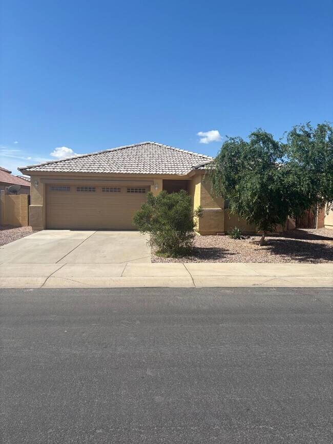 Building Photo - 582 S 152nd Ln