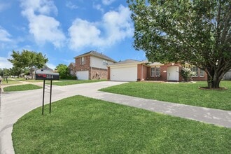 Building Photo - 5114 Santrey Dr