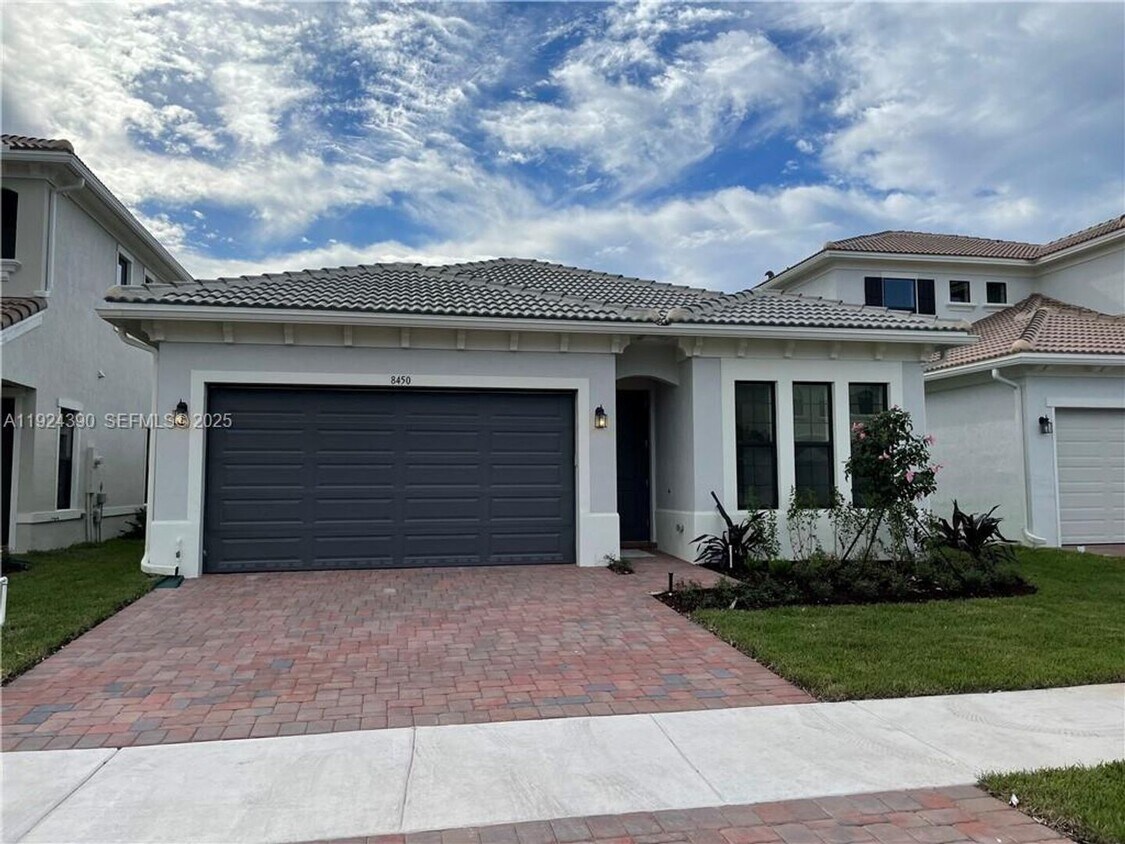 Foto principal - 8450 NW 39th Ct