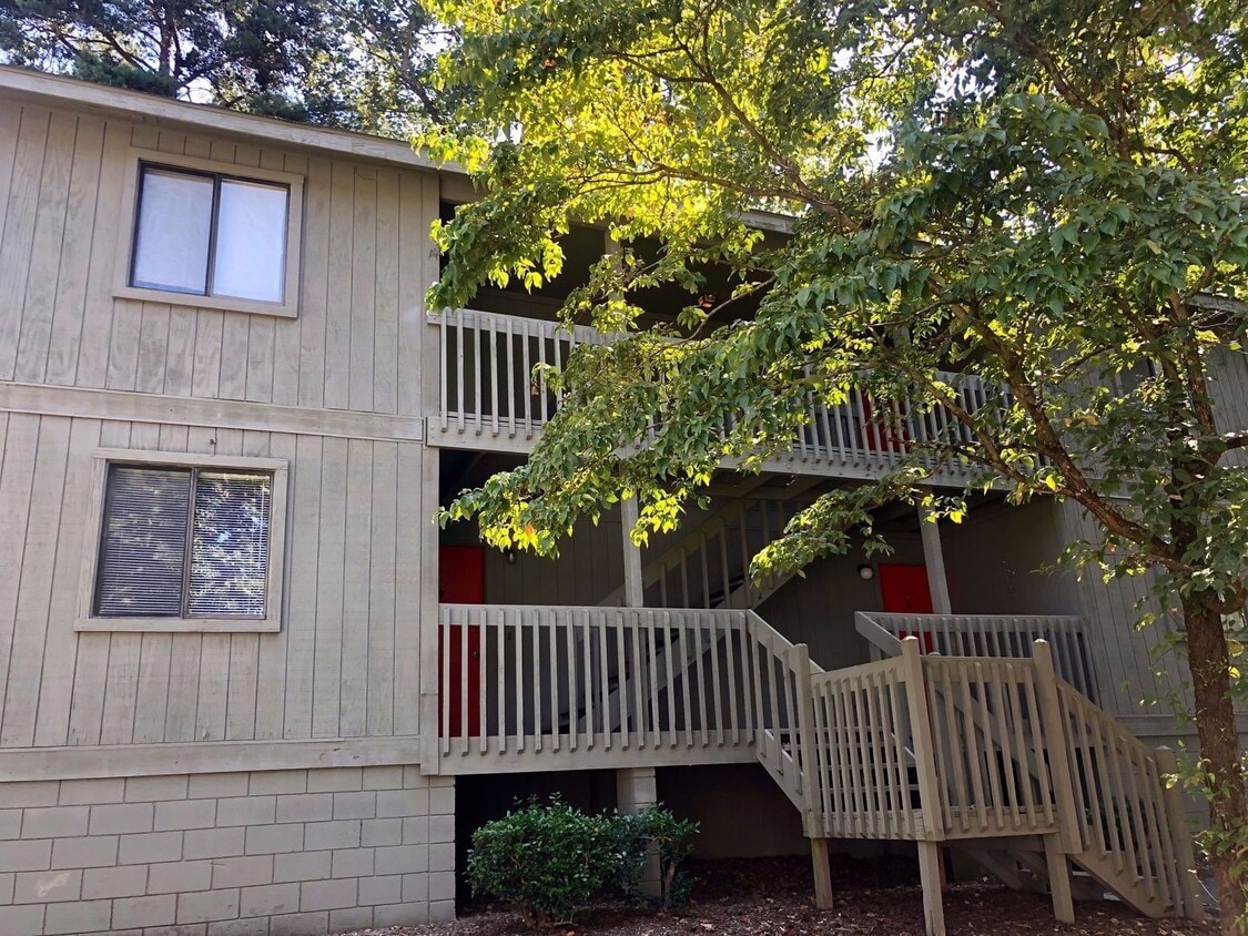 2 Bedroom, 2 Bathroom Apartment in Cedarwood - 2 Bedroom, 2 Bathroom Apartment in Cedarwood