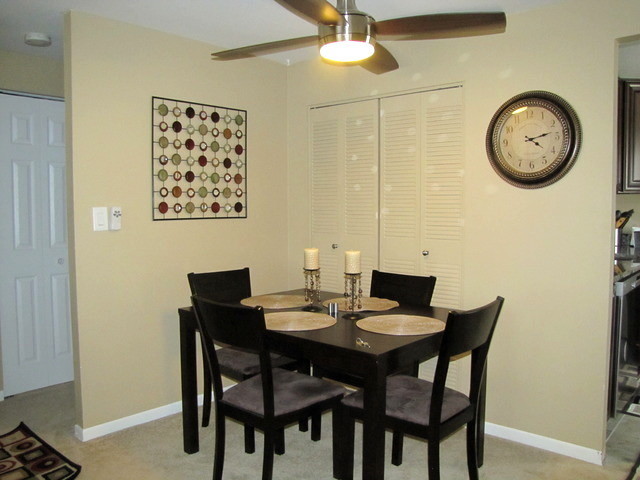 Foto del edificio - 1430 Millbrook Ct