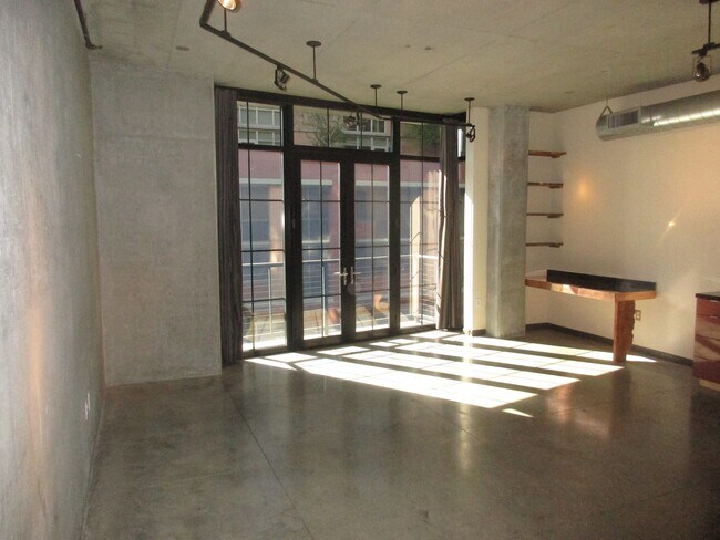 Building Photo - SC106
