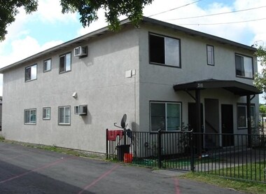 Primary Photo - 310 Fairbanks Ave