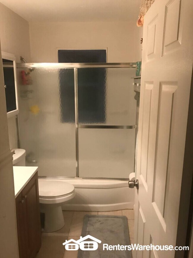 Foto del edificio - 115 Heather Stone Way