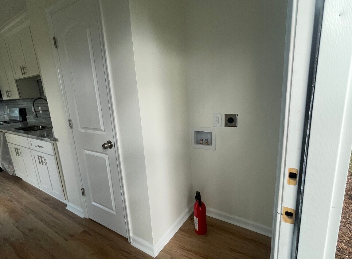 Foto principal - 105 Allard Rd