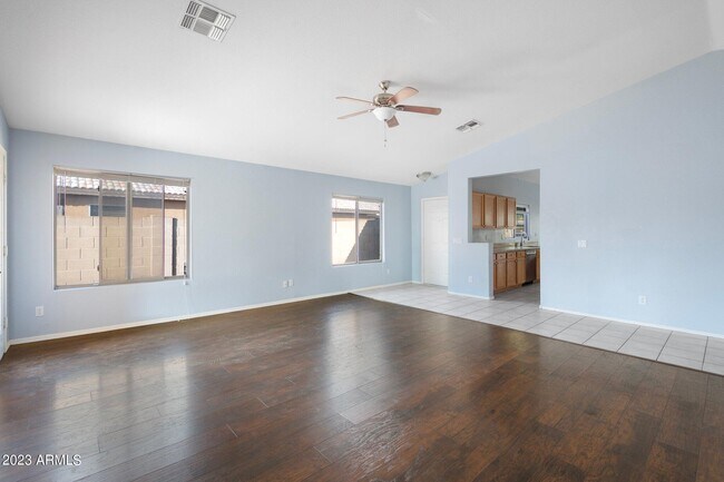 Foto del edificio - 7935 W Preston Ln