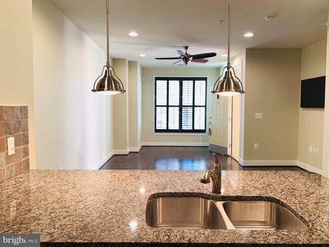 Foto del edificio - 2107 Main Line Blvd