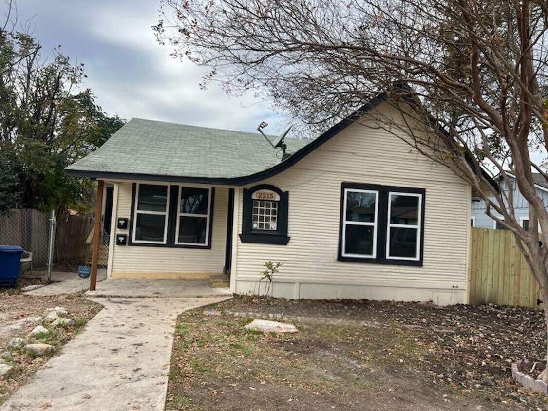 Photo - 2215 N Elmendorf Street