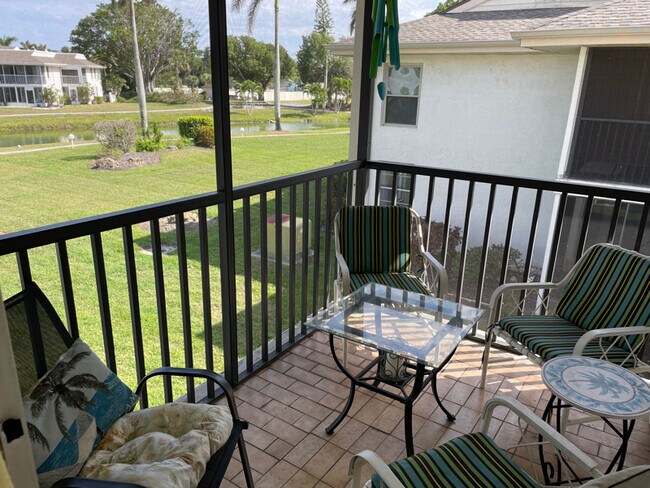 Foto del edificio - 5400 Peppertree Dr