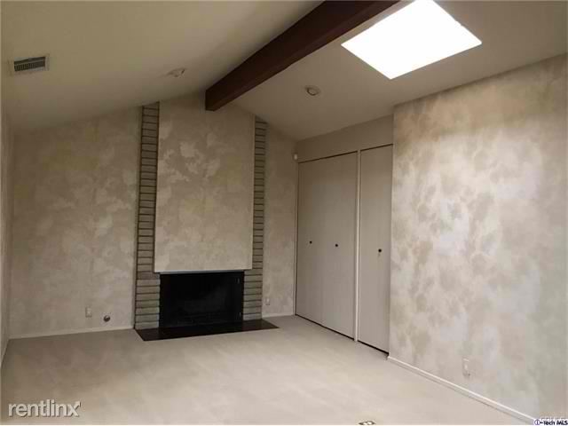 Building Photo - 1453 E Loma Alta Dr