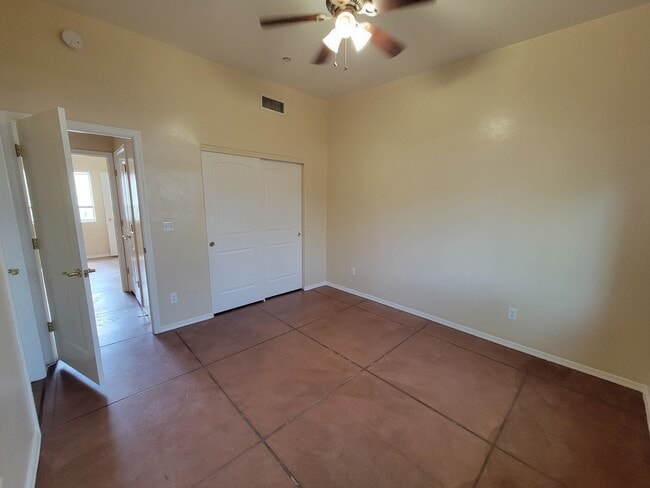 Building Photo - 3331 E Bermuda St