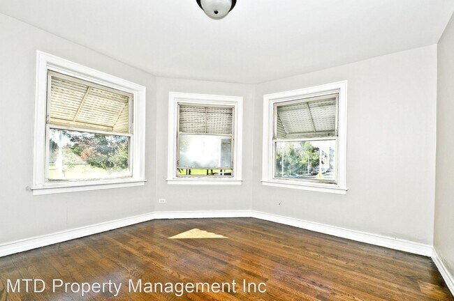 Foto del edificio - 3856 W Diversey Ave