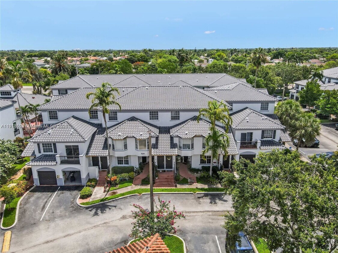 Photo - 721 Southwest 148th Avenue Apt #311, Davie, FL 33325 - 3 BR 3 BA townhouse