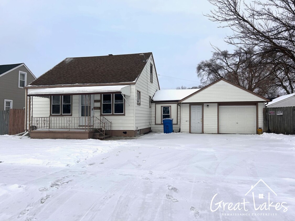 Primary Photo - Cozy 3 Bedroom 1 Bathroom now available fo...