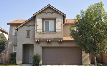 Building Photo - 7452 E Robinson Ave
