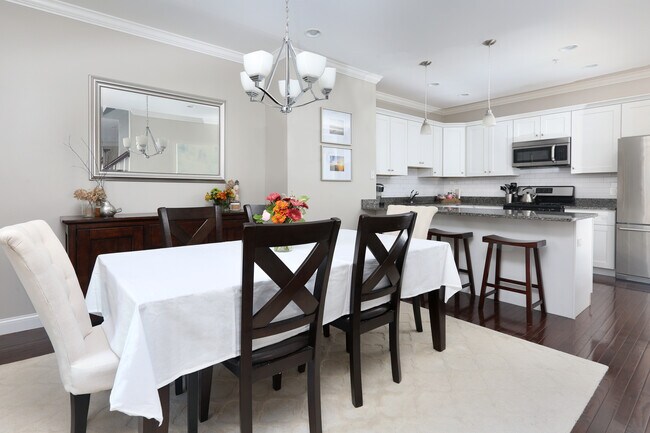 Dining Room - 10 Pierce St