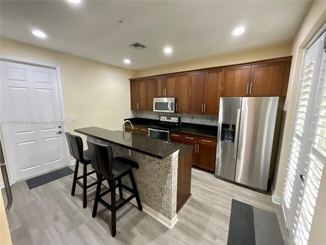Foto del edificio - 14620 SW 15th St