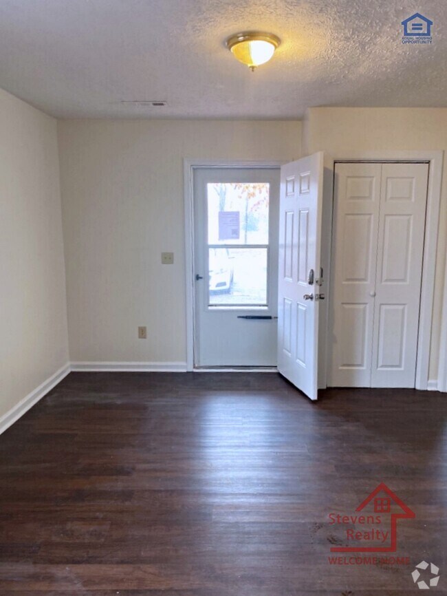 Building Photo - 126 Bybee Woods Dr