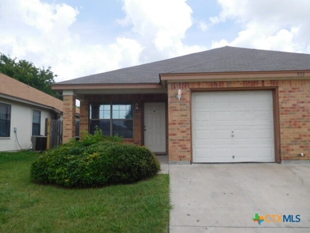 Foto principal - 933 Rosewood Dr