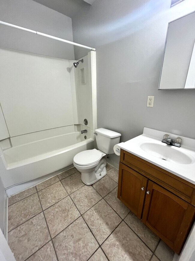 Foto del edificio - Spacious 2 bed