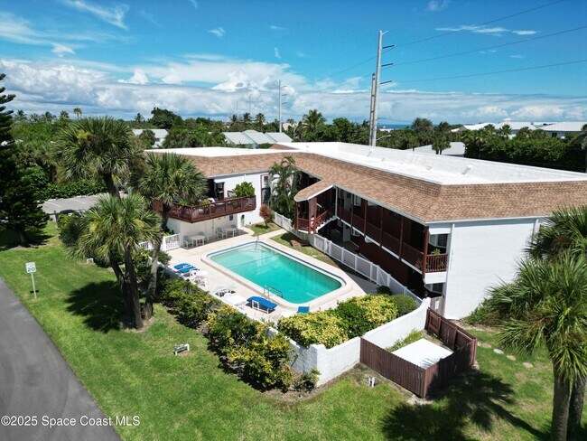 Foto del edificio - 1318 S Miramar Ave