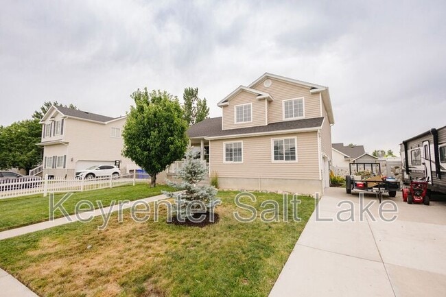 Building Photo - 1348 E Hawk Way
