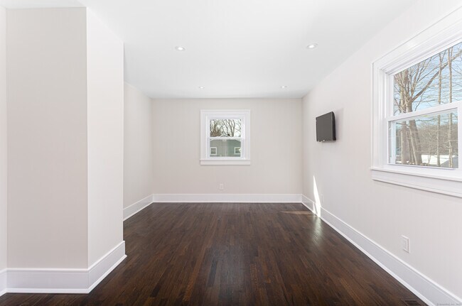 Foto del edificio - 2750 Whitney Ave
