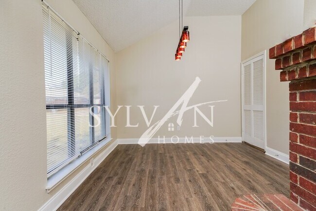 Building Photo - Experience the Lifestyle awaiting you!