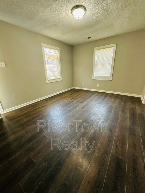 Building Photo - 5286 Airview Rd