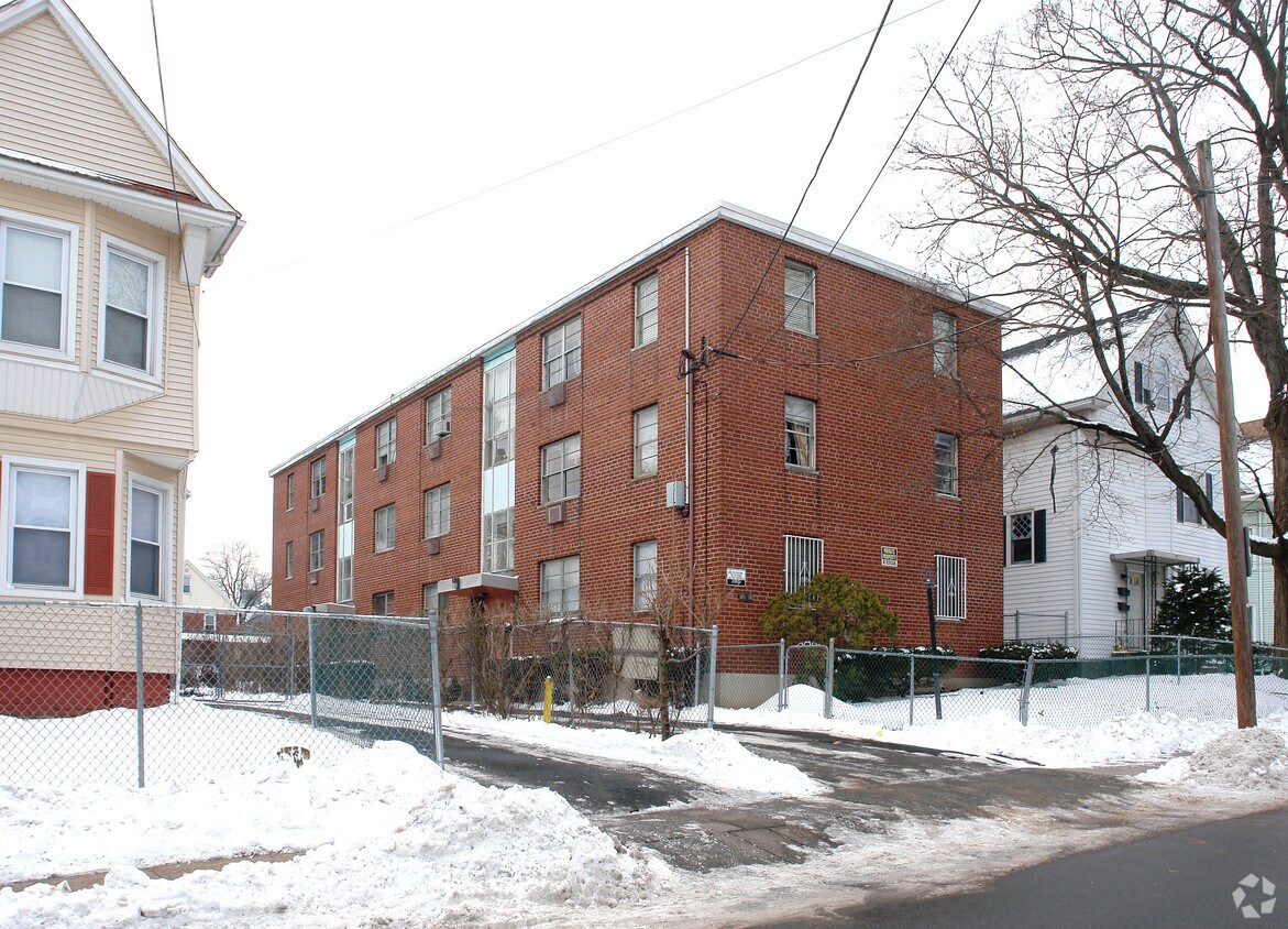Primary Photo - 149-151 Adelaide St