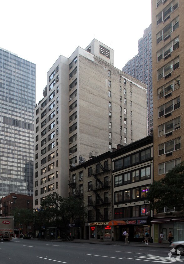 Building Photo - 200 E 38th St