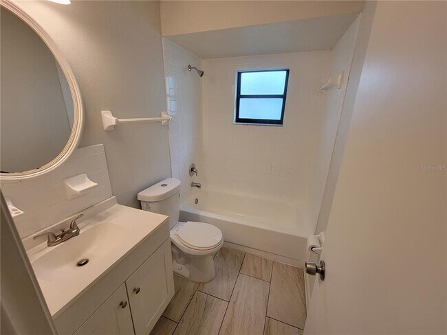 Foto del edificio - 5413 McLeod Dr
