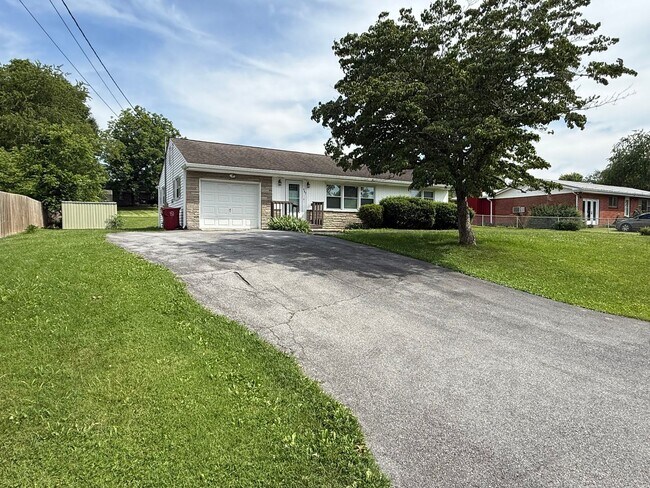 Foto del edificio - 3/2 bath home - Town Acres School District!