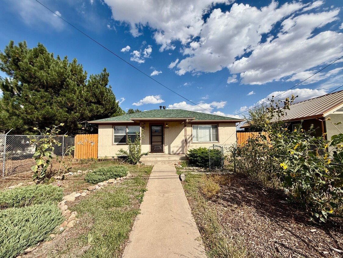 Primary Photo - Updated 2 Bed Home | Central Location