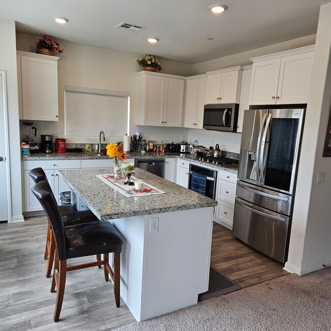Building Photo - 26553 Rosebay Way