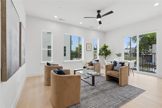Foto del edificio - 4315 San Jacinto St