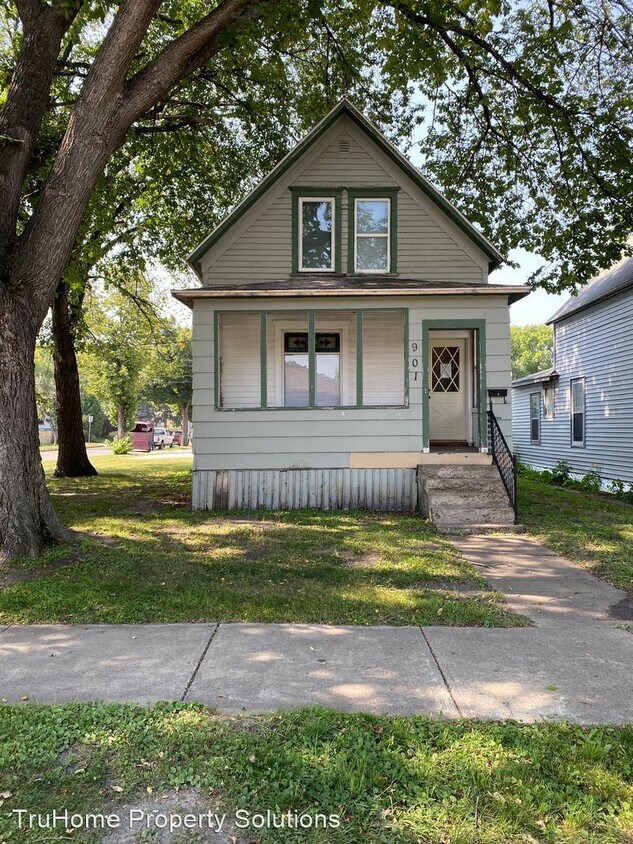 Primary Photo - 4 br, 1.5 bath House - 901 N 4th St