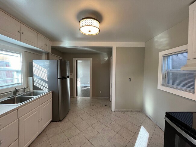 Foto del edificio - Cozy 1 Bedroom 1 Bathroom House In The NW!