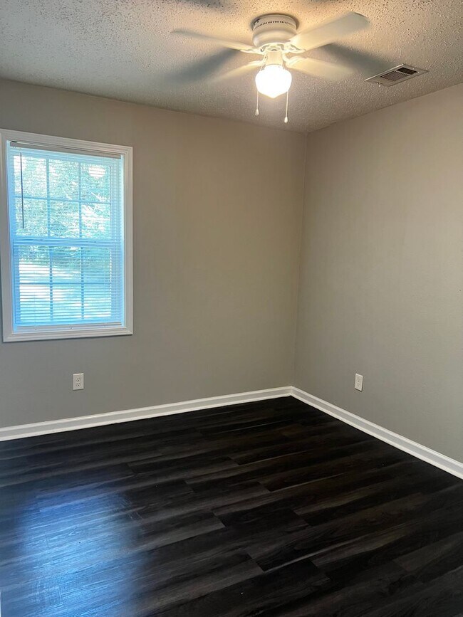 Building Photo - Very Nice Newly Rehabbed Home in Raleigh