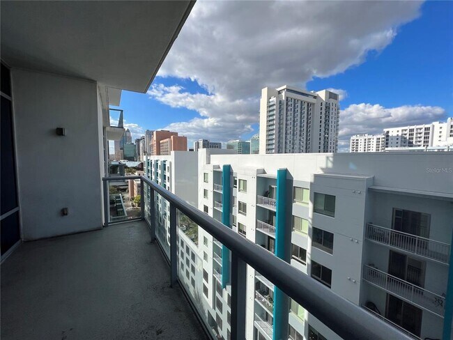 Building Photo - 260 S Osceola Ave