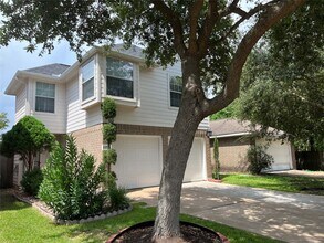 Building Photo - 13706 Maximos Dr