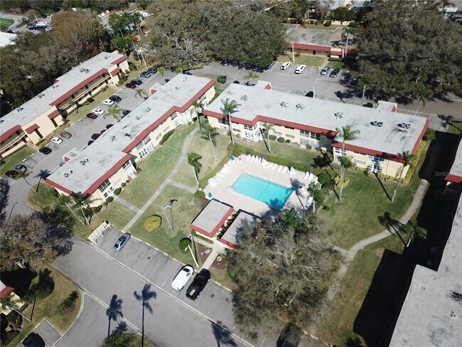 Foto del edificio - 1845 S Highland Ave