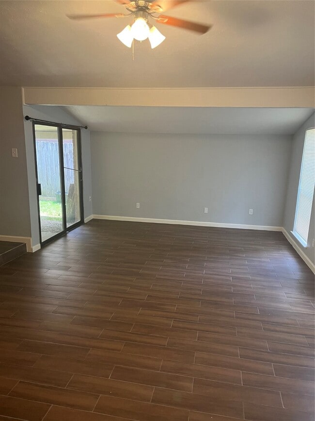 Foto del edificio - 2218 Stillmeadow Dr
