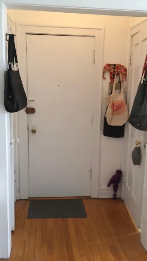 Primary Photo - 434 W Surf St