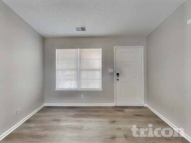 Building Photo - 3008 Westwinds Ct